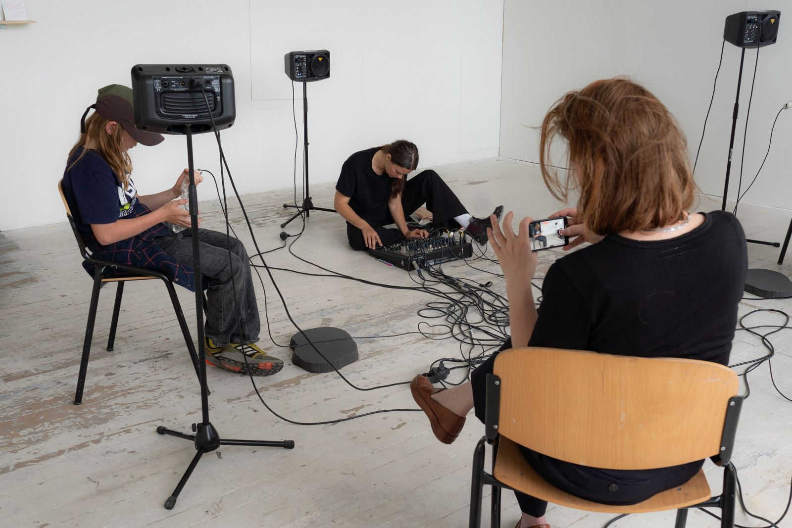 these glass instruments are very accessible and react immediately to audience movement. it doesn´t require any knowledge in compositon. only pure curiosity, patience and time to explore how every buble can affect the sound. hydrophones allow detailed amplification of hidden frequencies.